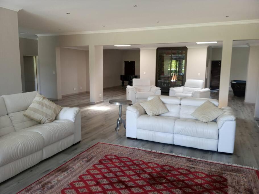 Pecanwood Estate Luxury Villa 5 Bedrooms With Pool Hartbeespoort Exteriér fotografie