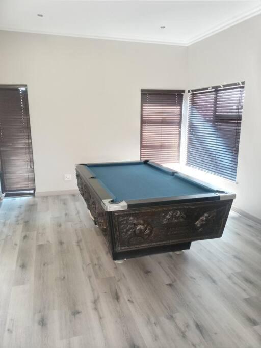 Pecanwood Estate Luxury Villa 5 Bedrooms With Pool Hartbeespoort Exteriér fotografie